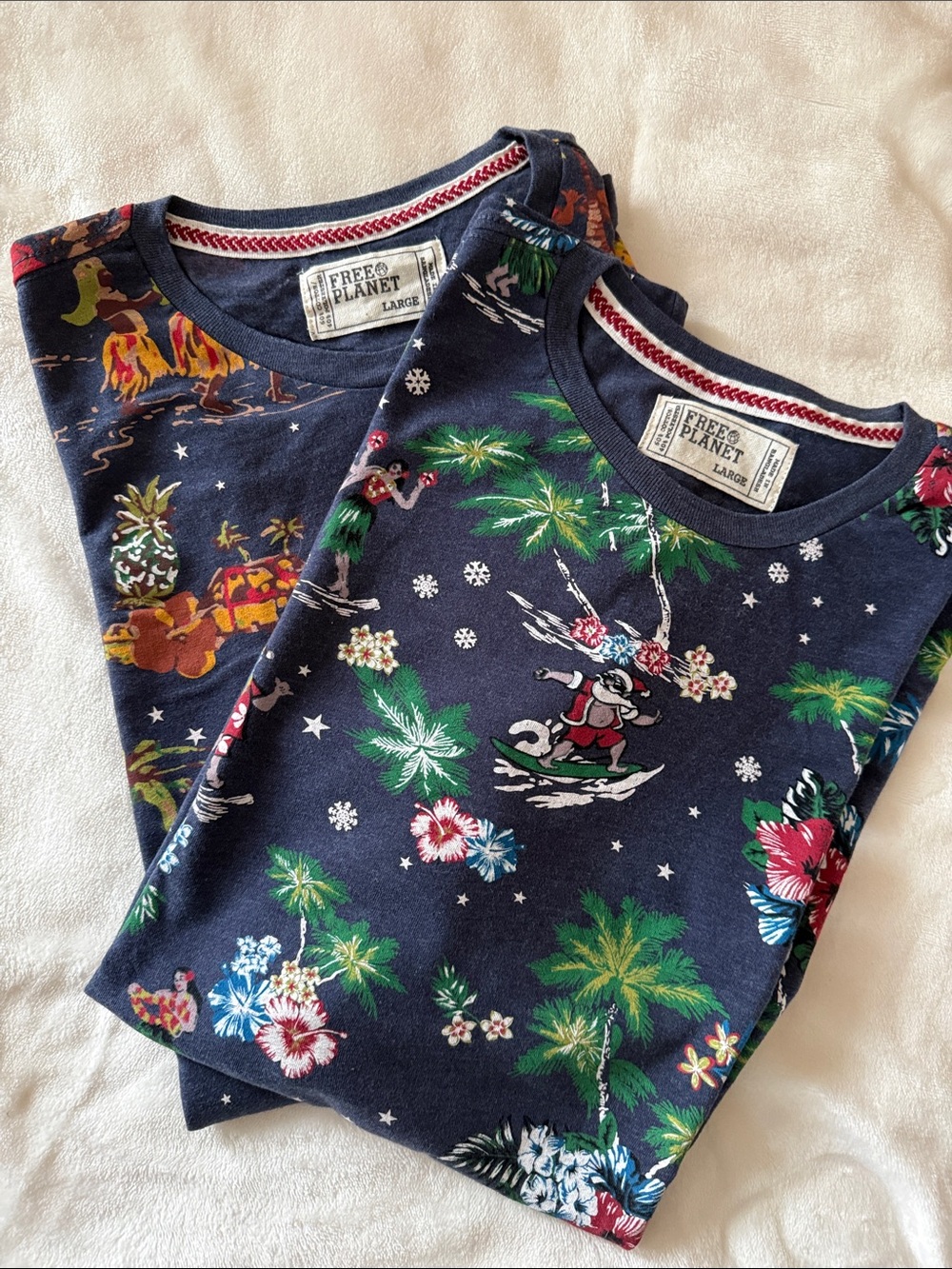 Free Planet Santa & Island Print Tee Shirt Set